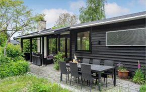 2 Bedroom Gorgeous Home In Dronningmølle